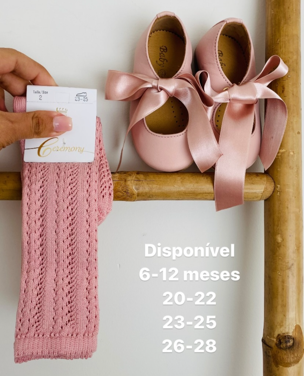 Meias até ao joelho perfuradas