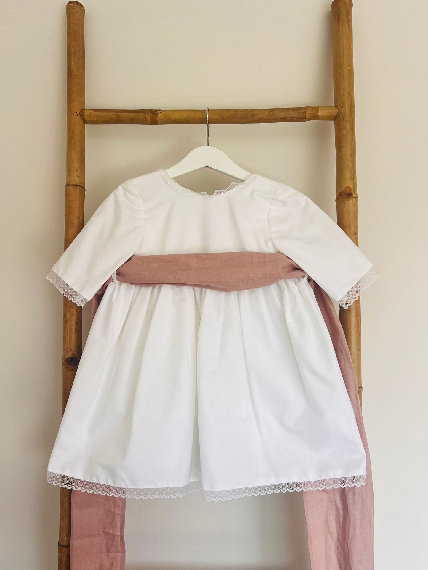 Vestido com Renda