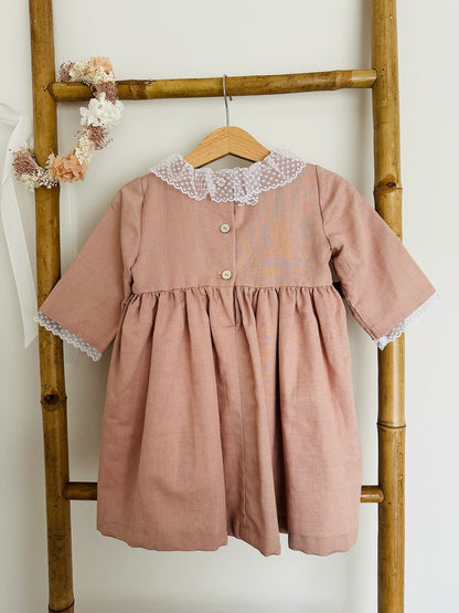 Rosa Seco Linen Dress with Lace Sleeves and Collar