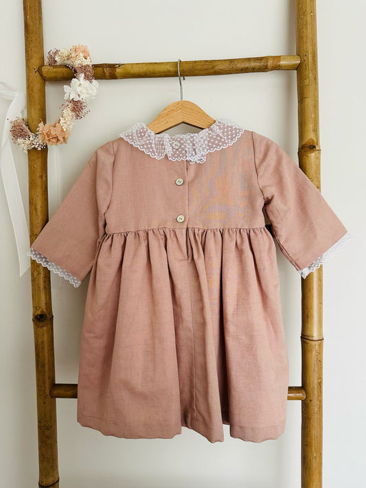Rosa Seco Linen Dress with Lace Sleeves and Collar
