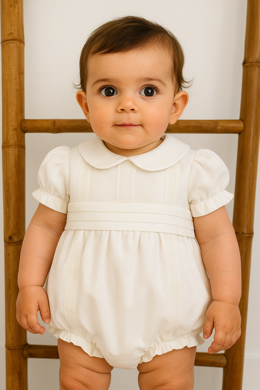 Fofo Chris com Faixa de Pregas