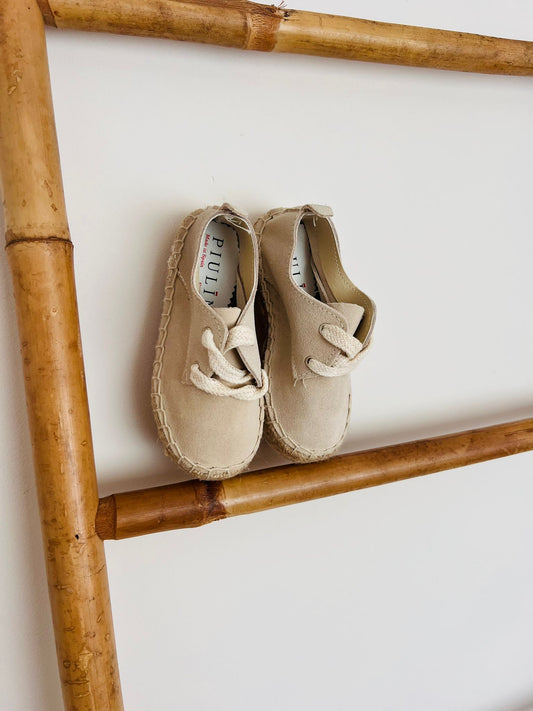 Sapatos em Linho Cru com Atacadores