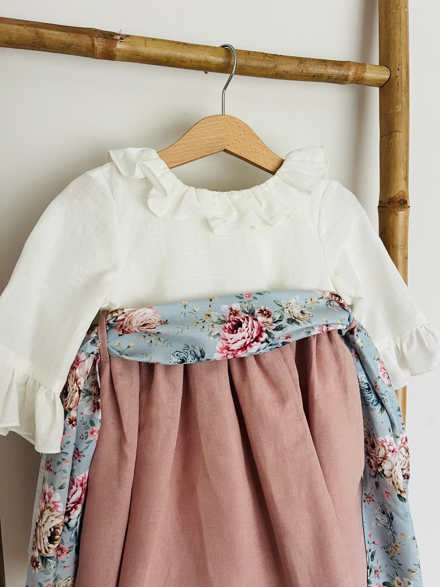 Vestido Beatriz com Faixa Florida