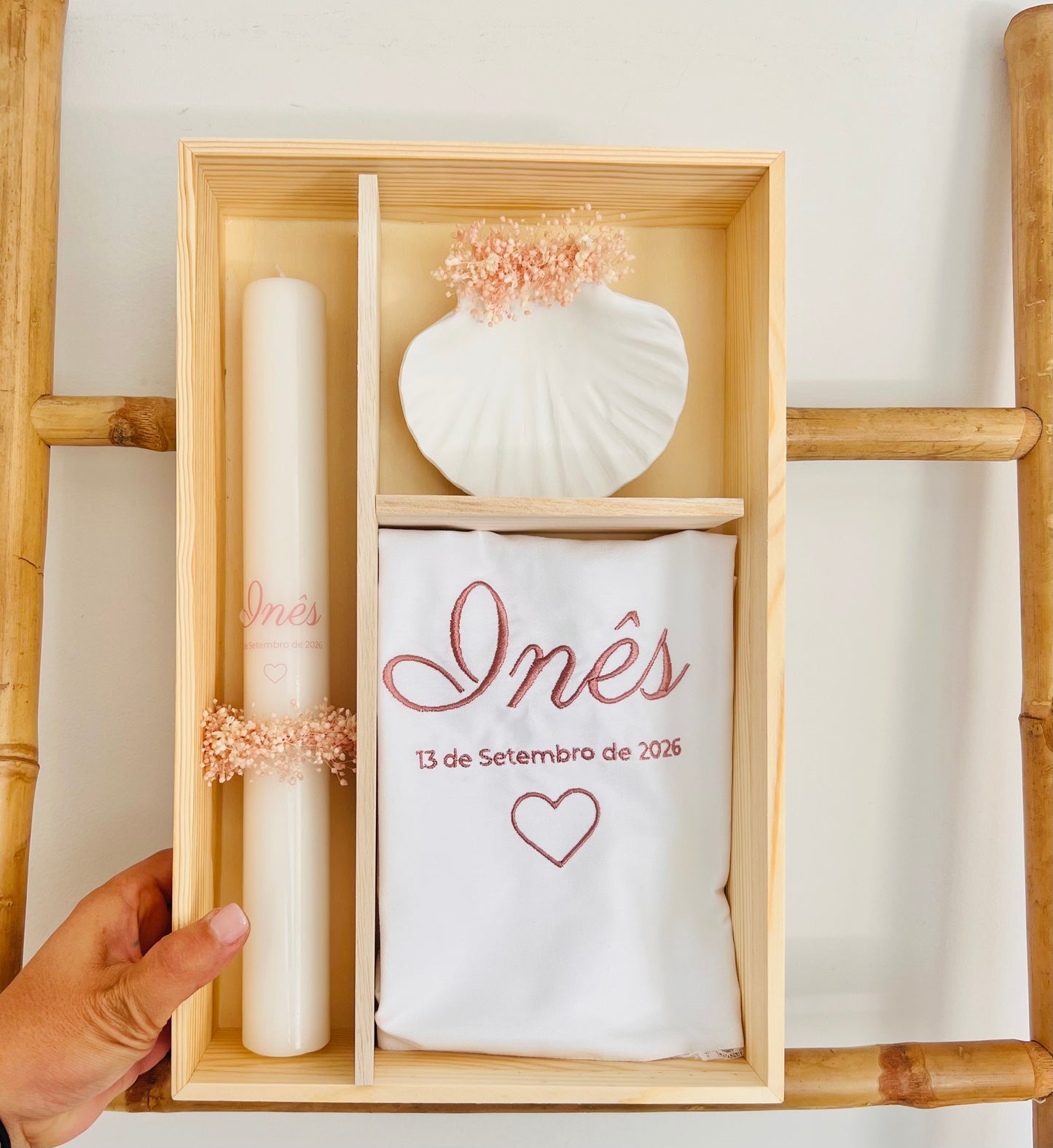 Conjunto de batismo com flores