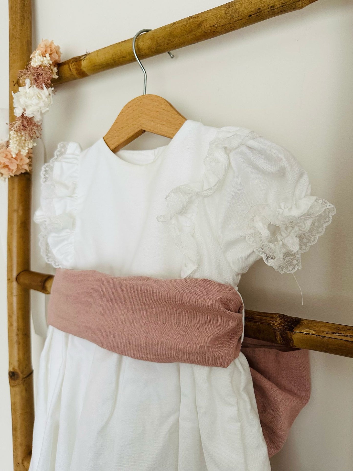 Optical White Dress with Sash and Lace on the Chest and Sleeves