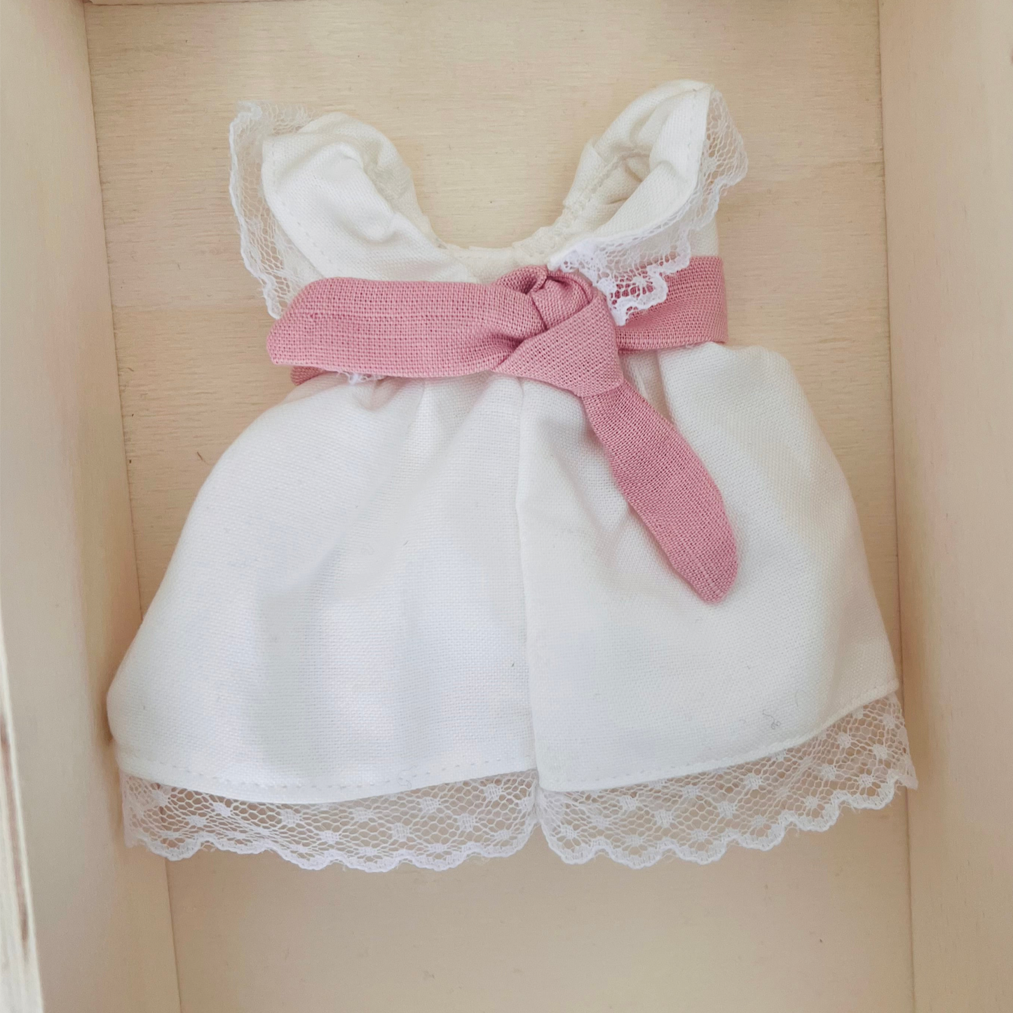 Miniature ceremony dress souvenir