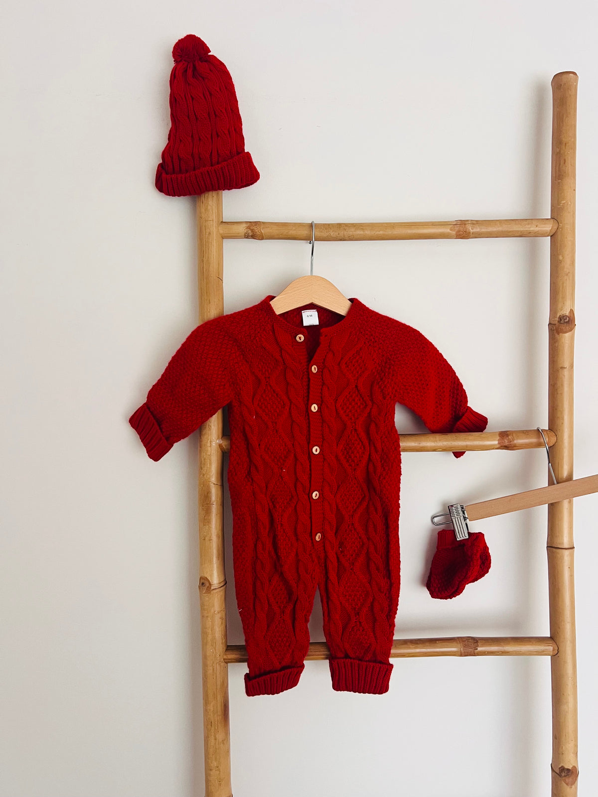 Macacão , gorro e carapins