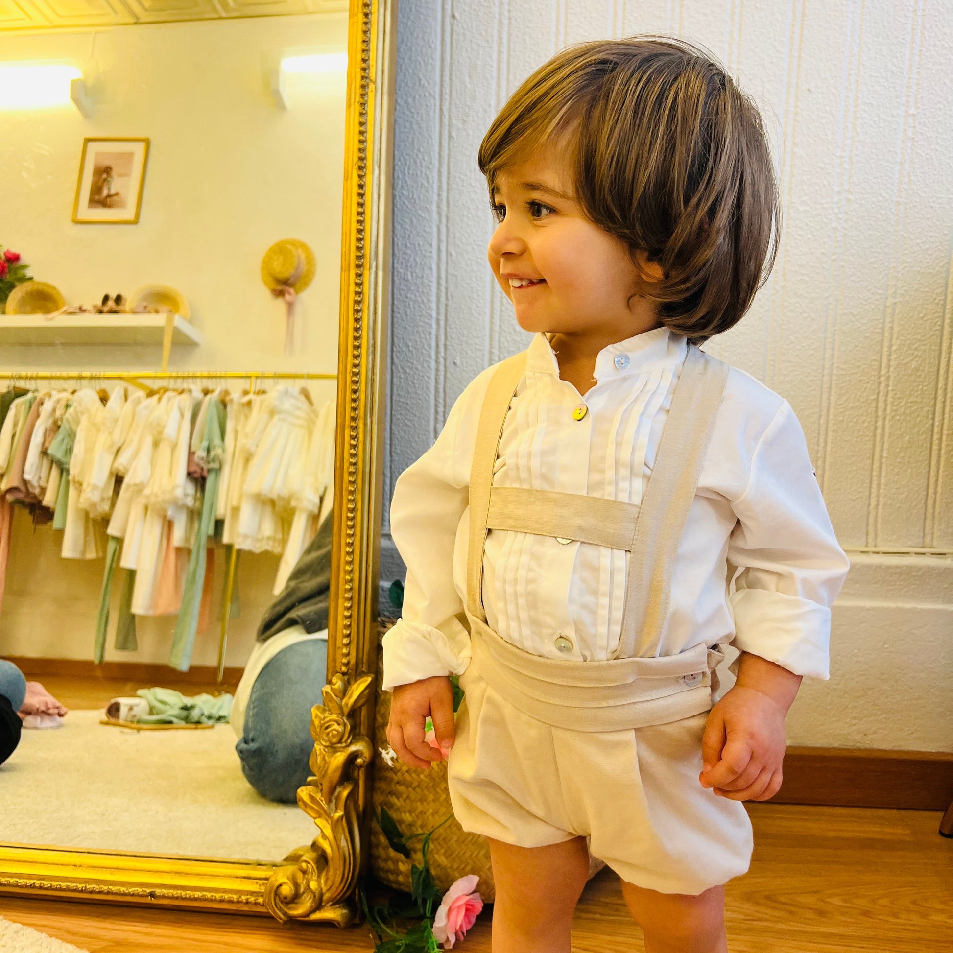 Calções Bloomer com Cinto de Pregas Tirolês