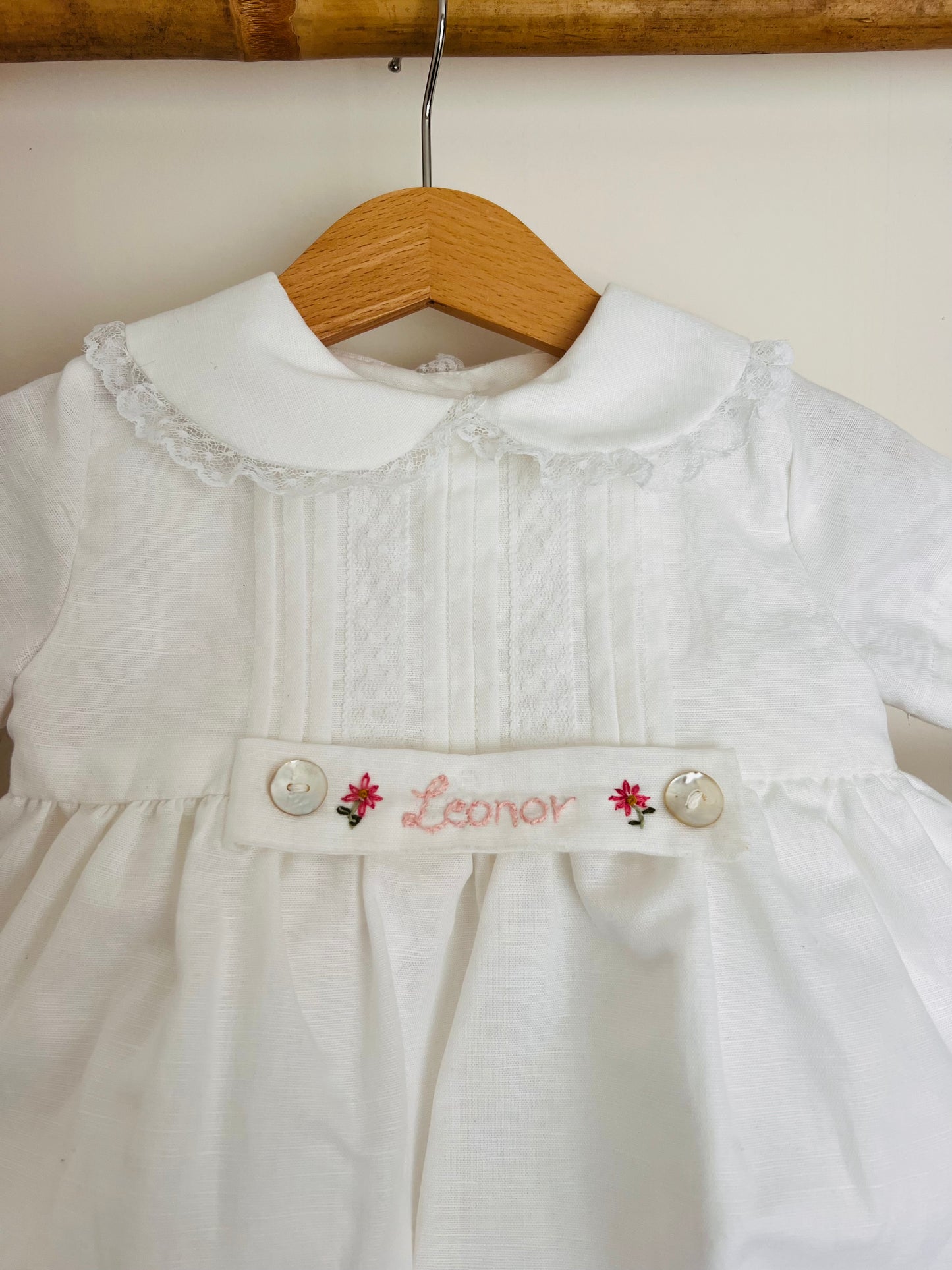 Bordado Nome com flores