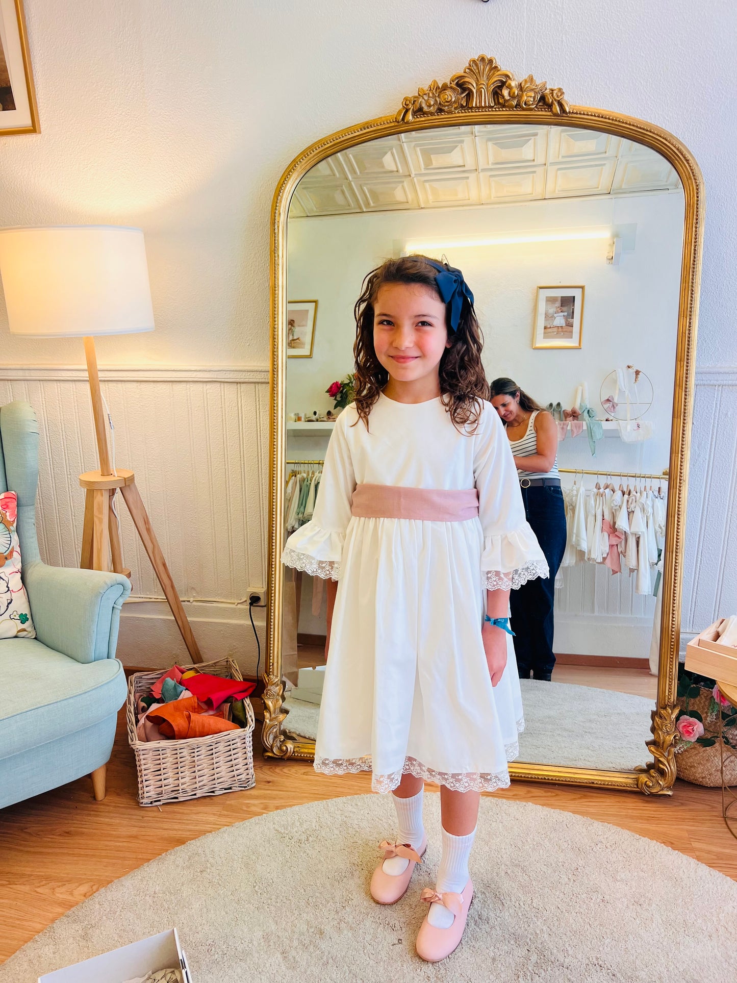 Vestido Charlotte com Renda nas Costas