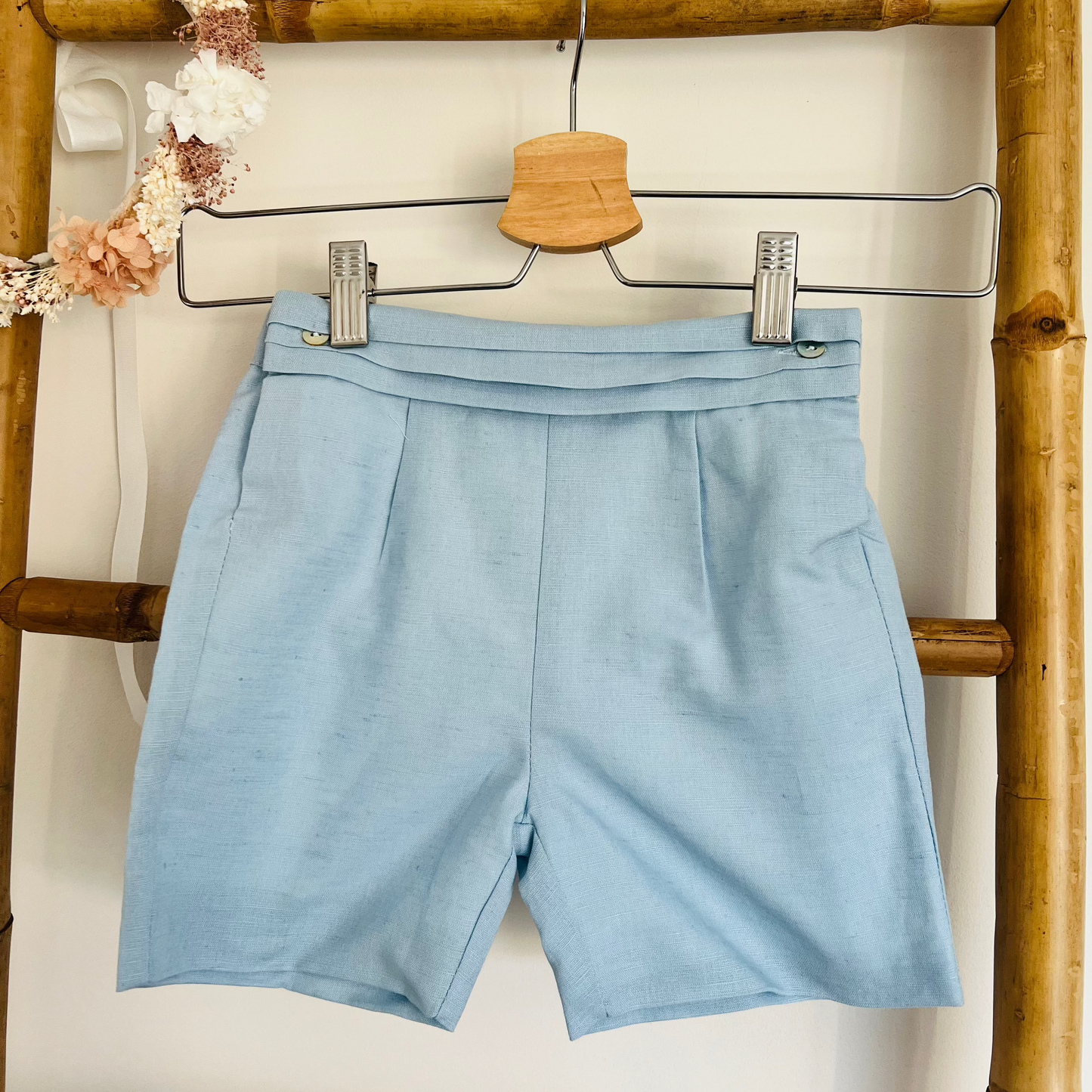 Shorts with pleated belt - Baby Blue - Boy