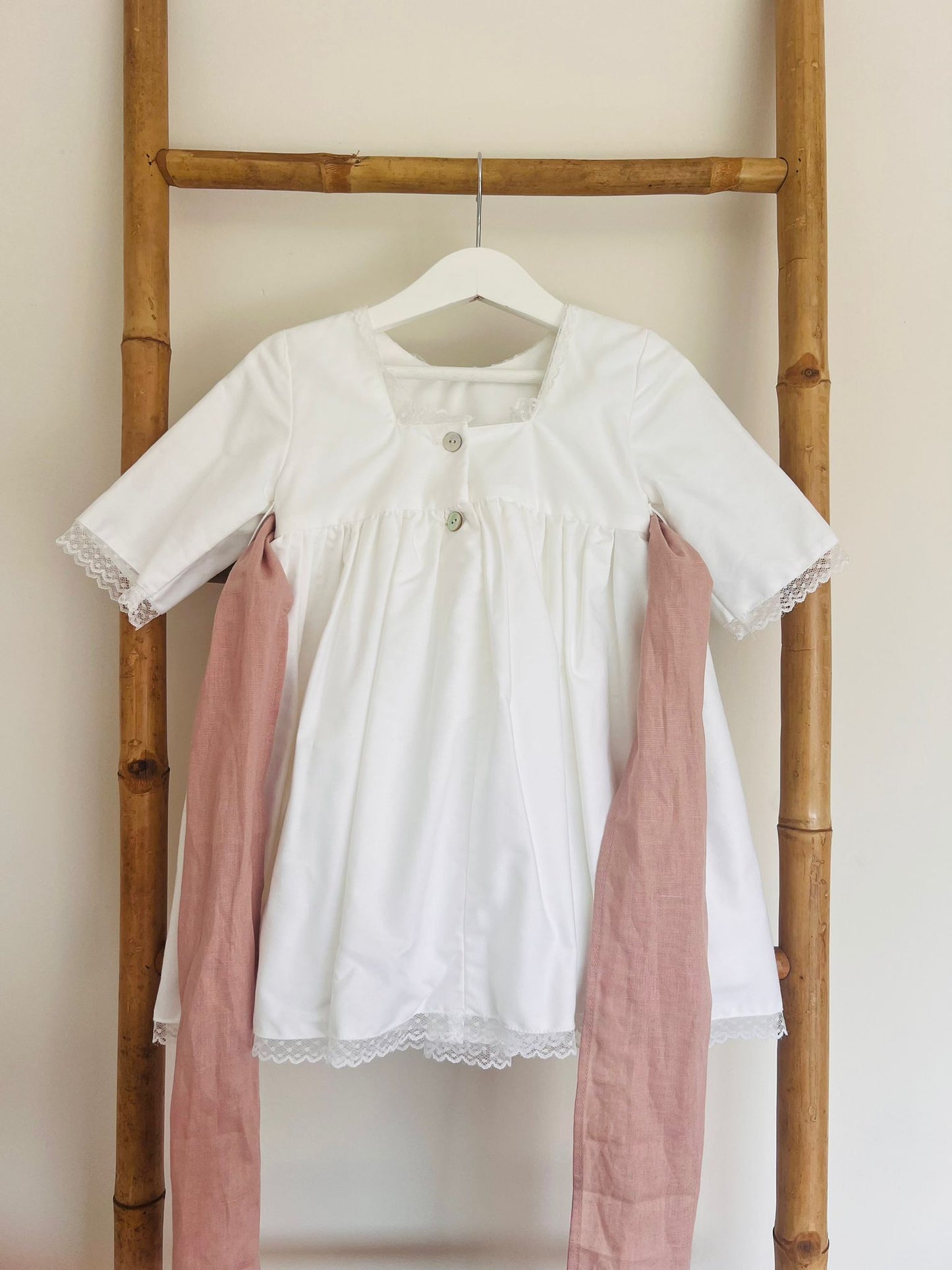 vestido com renda nas mangas e bainha cerimonia menina 1
